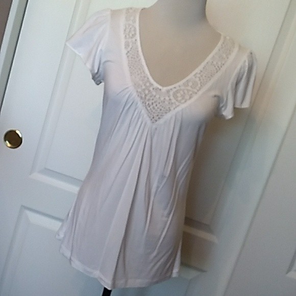 ANN TAYLOR WHITE TOP BELL SLEEVE CROCHET TRIMMER V NECK SMALL WOMENS SMALL - Picture 2 of 7